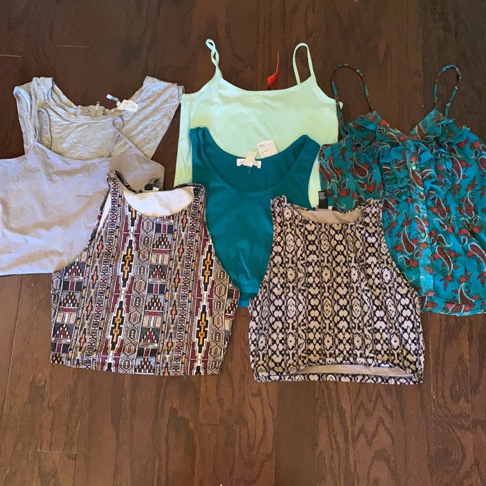 Bundle of size Large tops